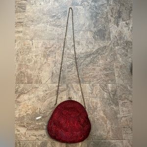New Vintage clutch purse with straps